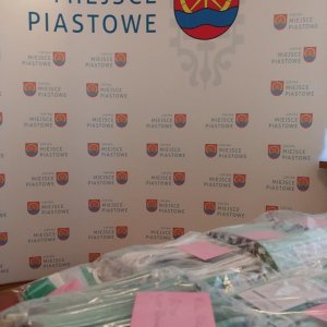 Dla Szpitala w Krośnie, Urzędu Gminy, Poczty Polskiej, sklepów i mieszkańców w Miejscu Piastowym -  maseczki z MZSP