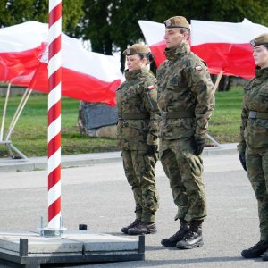 Ślubowanie i wizyta Ministra Obrony Narodowej w Miejscu Piastowym  [wideo z TVP, innych telewizji, materiały prasowe i liczne zdjęcia]