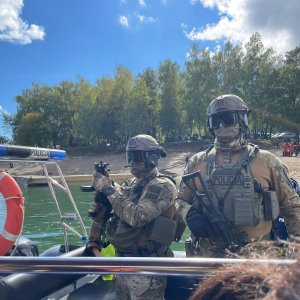 Nasze klasy mundurowe z antyterrorystami i komandosami na ćwiczeniach „Solina 2022”.