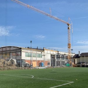 Hala sportowa w naszej szkole rośnie w szybkim tempie …