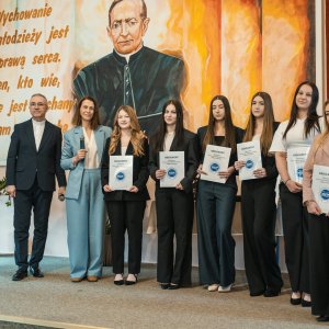 Maturzyści pożegnali szkołę. Uroczystość pełna emocji i wspomnień