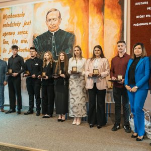 Maturzyści pożegnali szkołę. Uroczystość pełna emocji i wspomnień