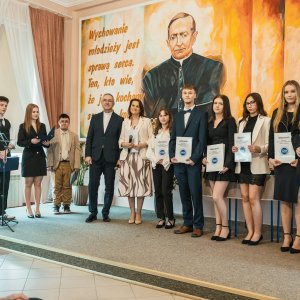 Maturzyści pożegnali szkołę. Uroczystość pełna emocji i wspomnień