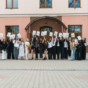 Maturzyści pożegnali szkołę. Uroczystość pełna emocji i wspomnień