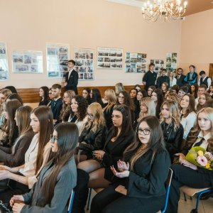 Maturzyści pożegnali szkołę. Uroczystość pełna emocji i wspomnień