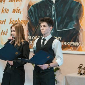 Maturzyści pożegnali szkołę. Uroczystość pełna emocji i wspomnień