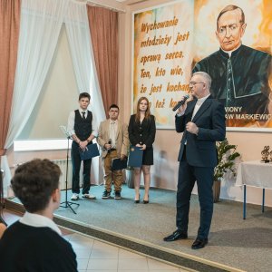 Maturzyści pożegnali szkołę. Uroczystość pełna emocji i wspomnień