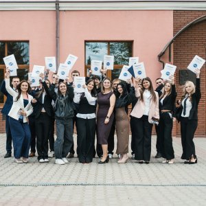 Maturzyści pożegnali szkołę. Uroczystość pełna emocji i wspomnień