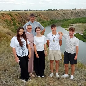 Ciekawy czas wakacji uczniów MZSP – podróże, służba i pamięć