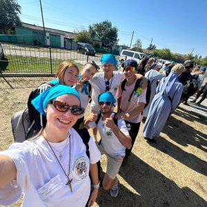 Ciekawy czas wakacji uczniów MZSP – podróże, służba i pamięć
