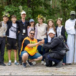 Ciekawy czas wakacji uczniów MZSP – podróże, służba i pamięć